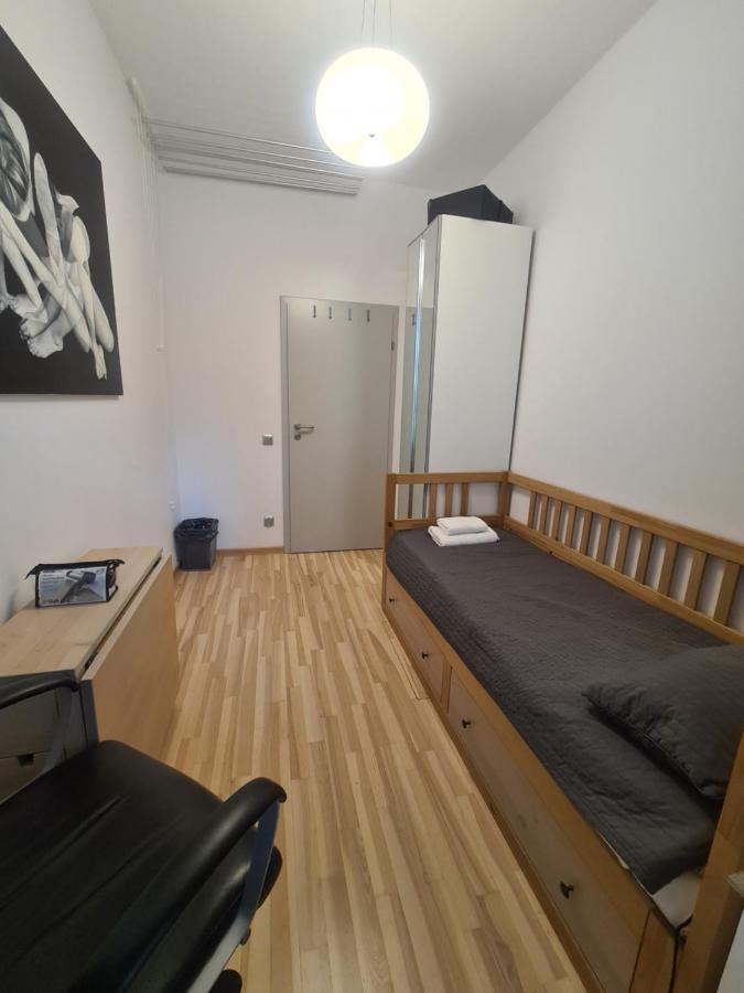 Mieszkanie Wilcza Appartamento Varsavia Esterno foto